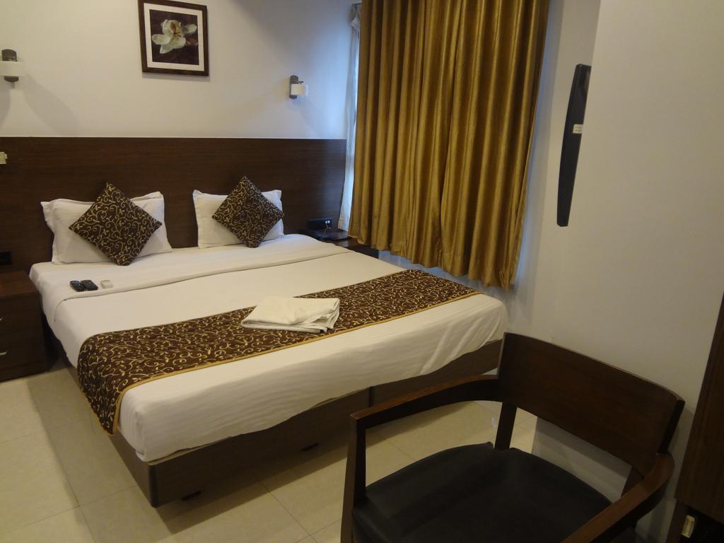 Hotel Adi Nagpur Eksteriør bilde