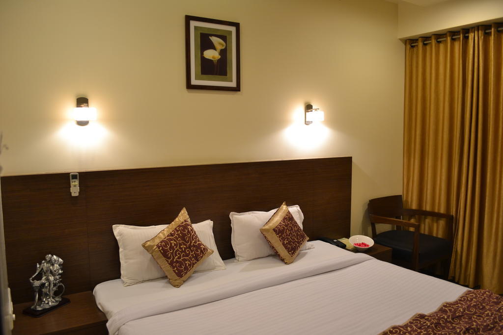 Hotel Adi Nagpur Eksteriør bilde