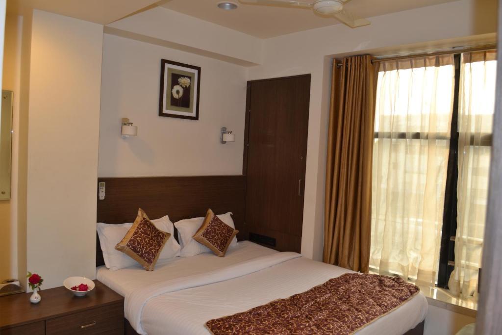 Hotel Adi Nagpur Eksteriør bilde