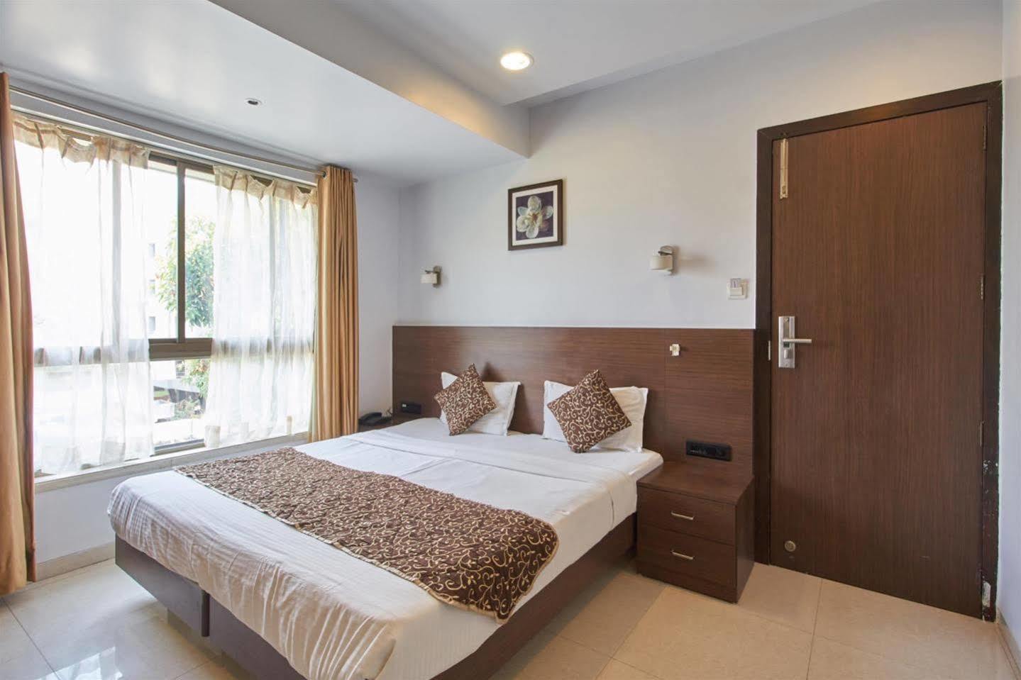 Hotel Adi Nagpur Eksteriør bilde