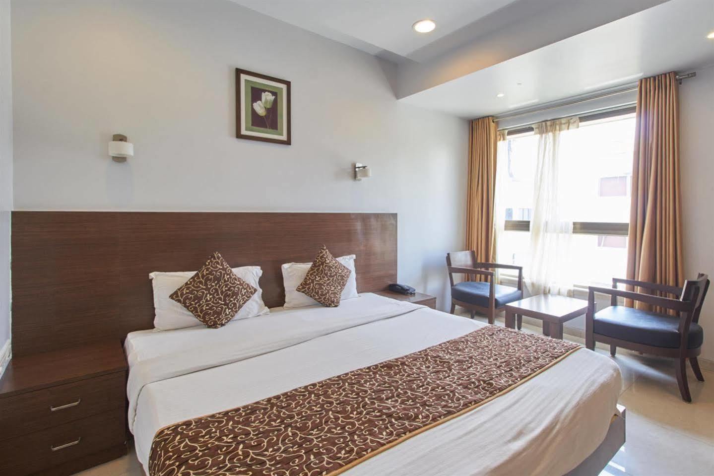Hotel Adi Nagpur Eksteriør bilde