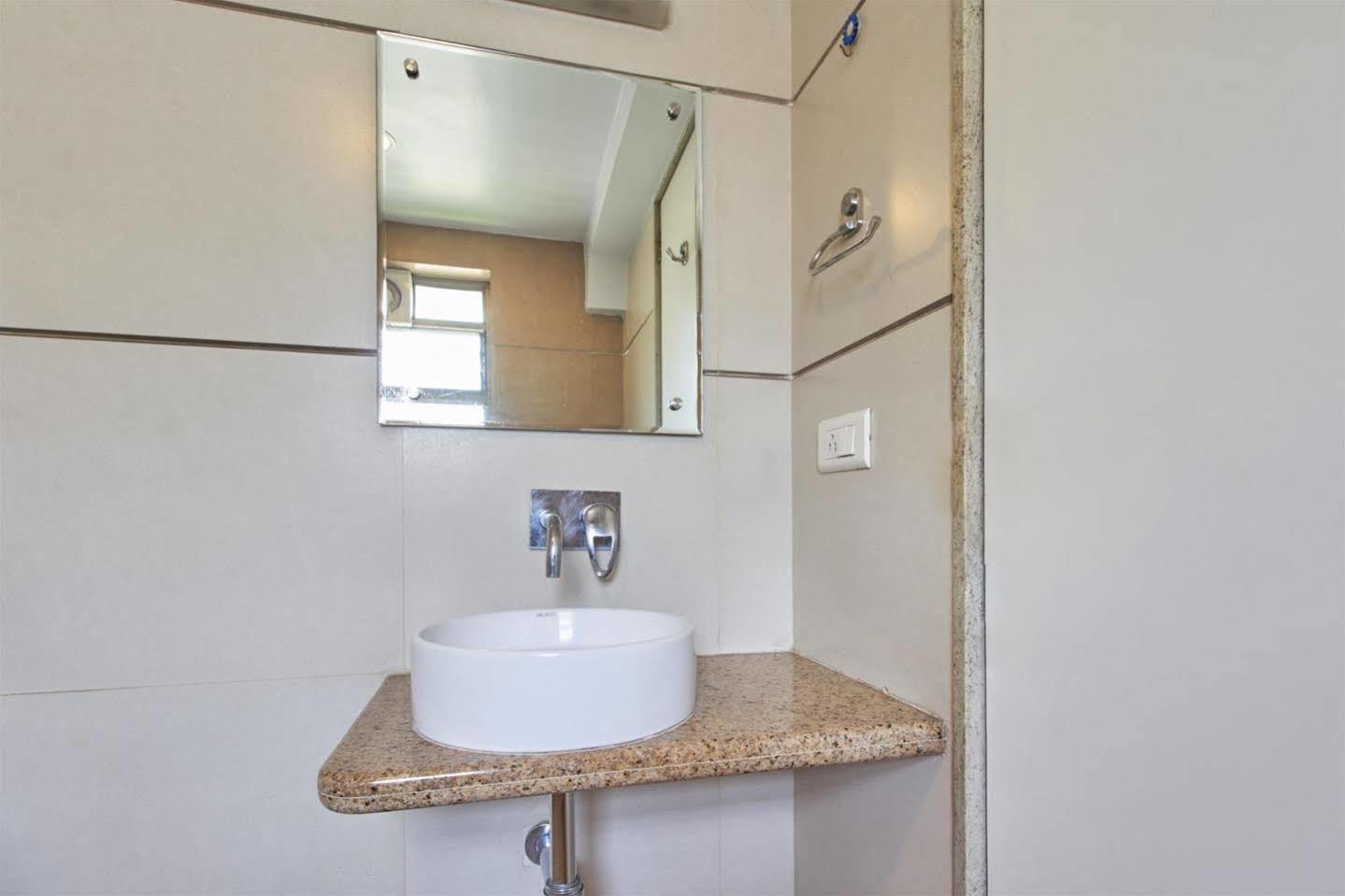 Hotel Adi Nagpur Eksteriør bilde